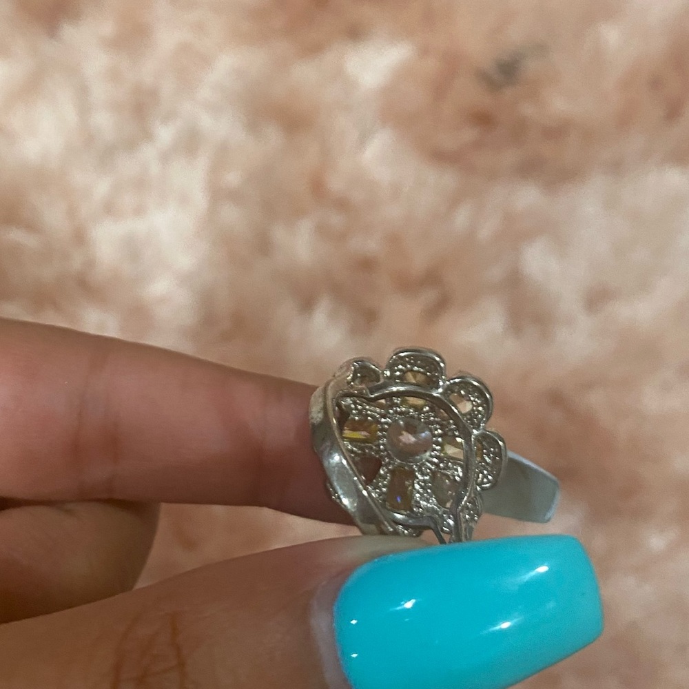 Ring 💍 - Picture 5 of 6